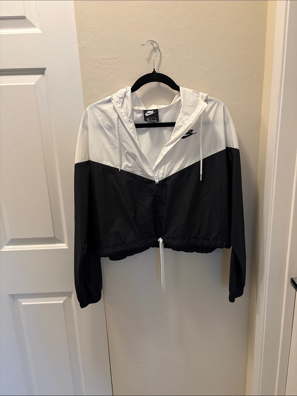 Nike Black and White Hooded Windbreaker Jacket